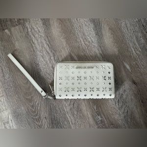 Michael Kors White Wrist Wallet